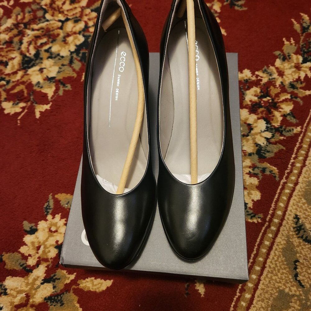 Black Shoes